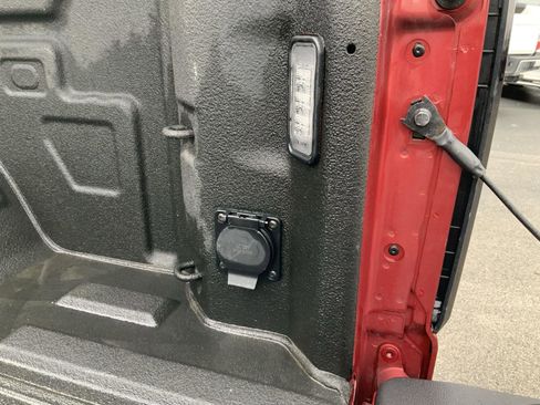 Used 2019 GMC Sierra 1500 SLE w/ SLE Value Package image 12