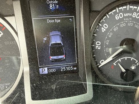 Used 2021 Toyota Tacoma TRD Sport w/ Technology Package AWD/4WD image 18