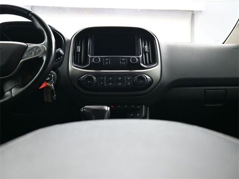 Used 2019 Chevrolet Colorado Z71 image 16