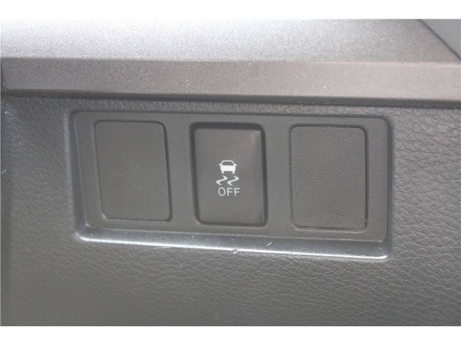 Used 2018 Toyota Tundra SR5 w/ SR5 Upgrade Package AWD/4WD image 25