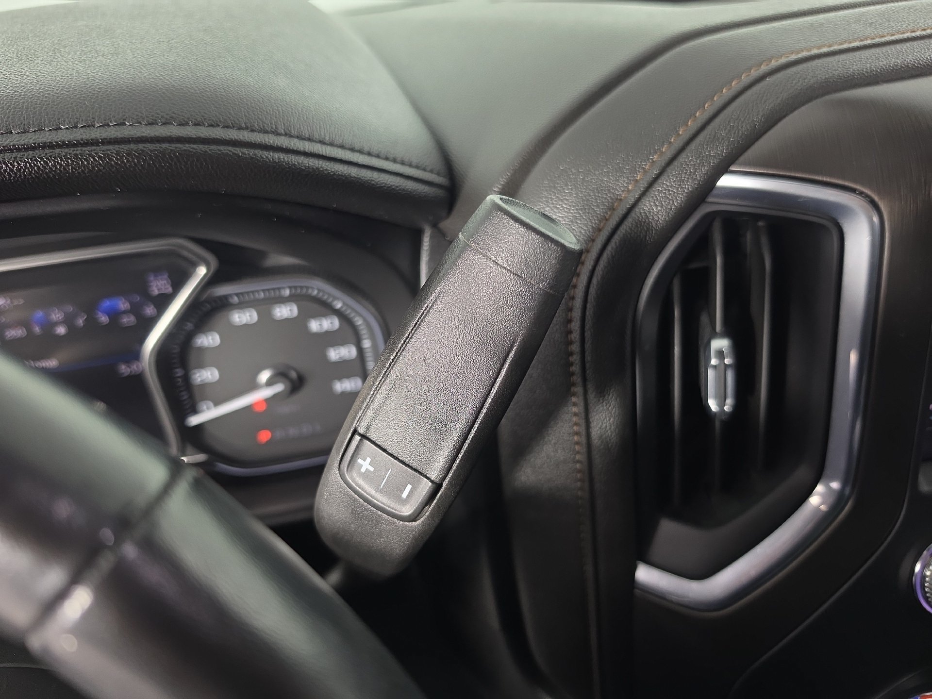 Used 2021 GMC Sierra 1500 AT4 w/ AT4 Value Package AWD/4WD image 25