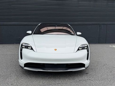 Certified 2022 Porsche Taycan 4 Cross Turismo image 13