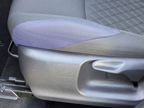 Used 2022 Toyota C-HR XLE image 23