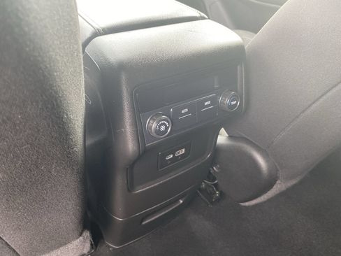 Used 2020 GMC Acadia SLE FWD image 21