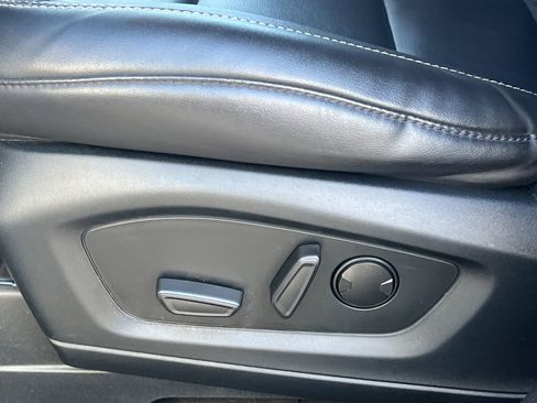 Certified 2022 Ford Explorer XLT w/ Equipment Group 202A image 20