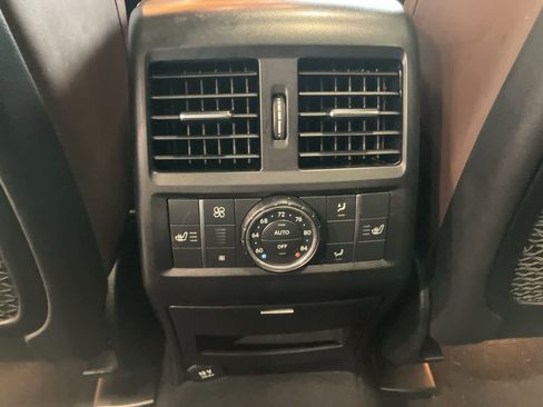 Used 2015 Mercedes-Benz GL 63 AMG 4MATIC image 28