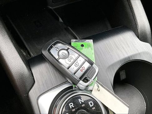 Certified 2025 Ford Escape SE w/ PHEV Premium Package FWD image 12