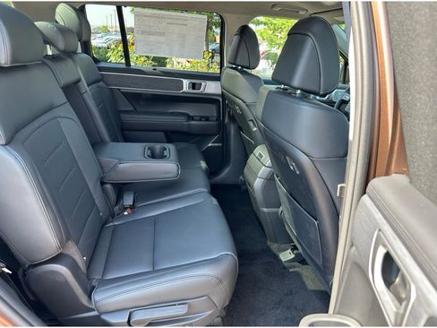 Used 2024 Hyundai Santa Fe Limited image 25