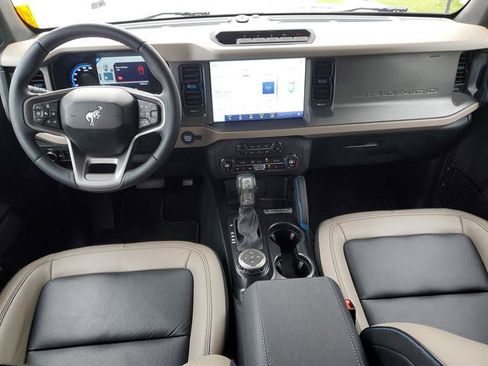 Used 2024 Ford Bronco Wildtrak AWD/4WD image 32