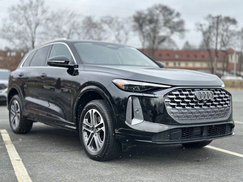 Certified 2025 Audi Q5 2.0T Premium Plus w/ Premium Plus image 9