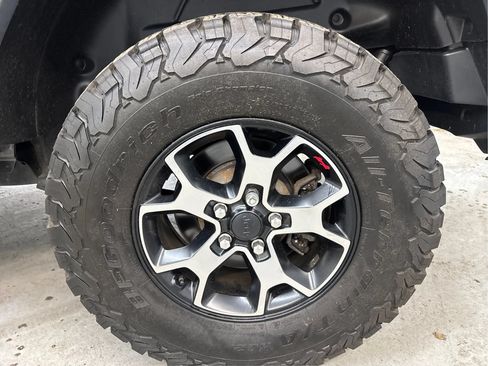 Used 2019 Jeep Wrangler Unlimited Rubicon w/ LED Lighting Group AWD/4WD image 29