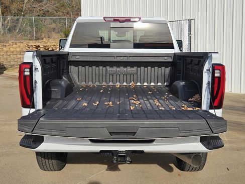 New 2026 GMC Sierra 2500 Denali Ultimate image 8