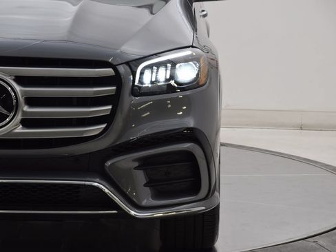 Used 2026 Mercedes-Benz GLS 450 4MATIC image 10