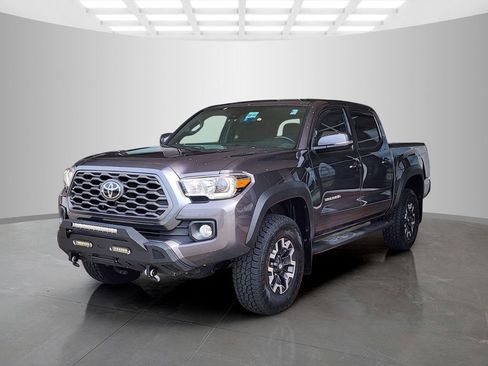 Used 2021 Toyota Tacoma TRD Off-Road w/ Technology Package AWD/4WD image 9