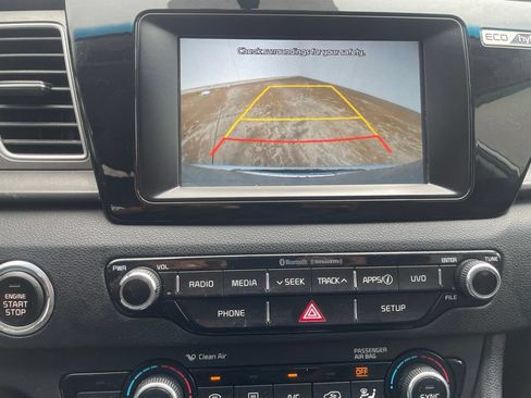 Used 2018 Kia Niro LX FWD image 11