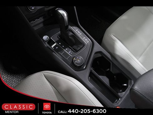 Used 2020 Volkswagen Tiguan SEL w/ 3rd Row Seat Package AWD/4WD image 15