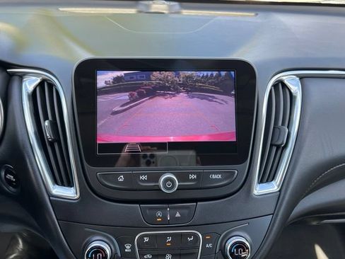 Used 2021 Chevrolet Malibu LT w/ Leather Package FWD image 30