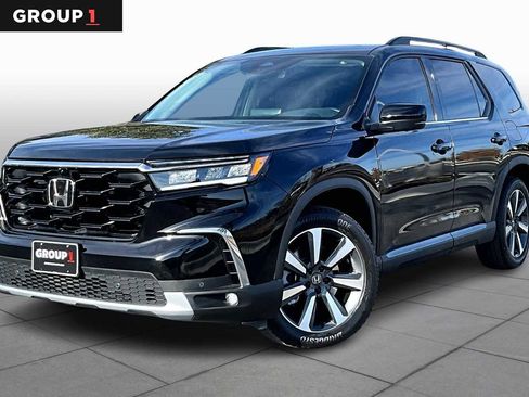 Used 2025 Honda Pilot Elite image 1