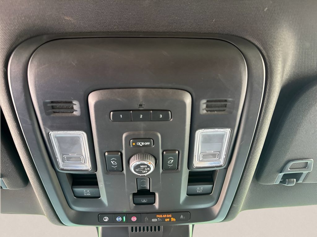 Used 2023 GMC Yukon Denali w/ LPO, Floor Liner Package AWD/4WD image 30