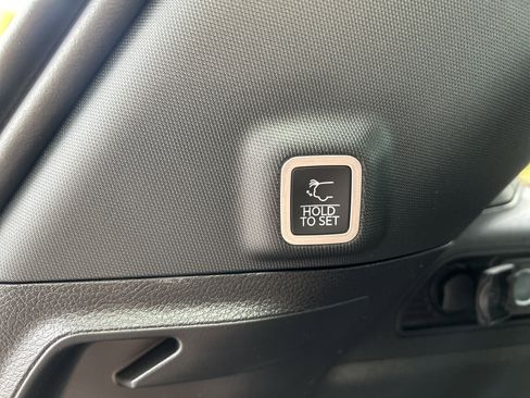 New 2025 Jeep Grand Cherokee Altitude image 8