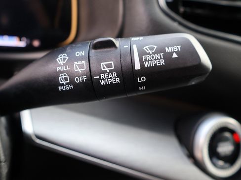 Used 2025 Jeep Wagoneer L Series II w/ 8-pass Seating Package image 47