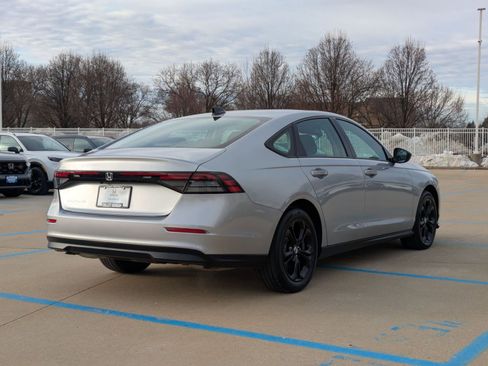 Certified 2025 Honda Accord SE image 7