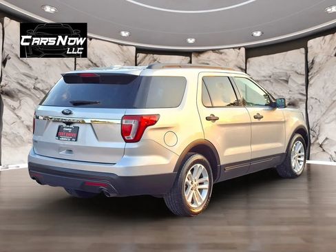 Used 2017 Ford Explorer FWD image 6