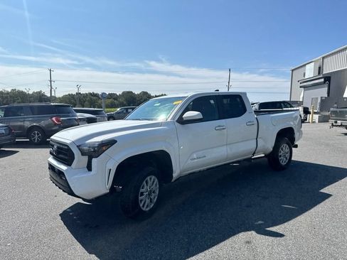 Used 2024 Toyota Tacoma SR5 AWD/4WD image 3