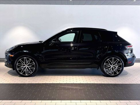 Used 2026 Porsche Macan AWD/4WD image 2