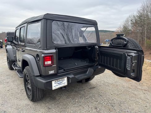 Used 2025 Jeep Wrangler Sport image 7