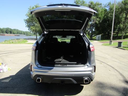 Certified 2022 Ford Edge ST w/ Equipment Group 401A image 17