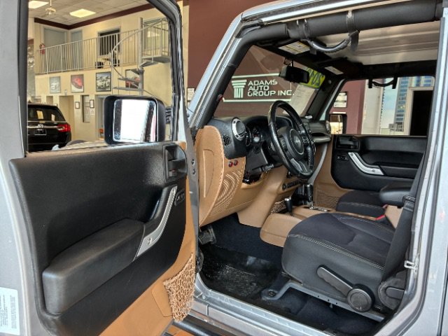 Used 2013 Jeep Wrangler Unlimited Sahara w/ Connectivity Group AWD/4WD image 14
