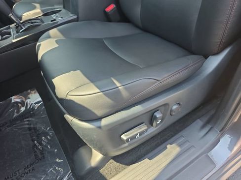 Used 2021 Toyota 4Runner Venture w/ Moonroof Package AWD/4WD image 29