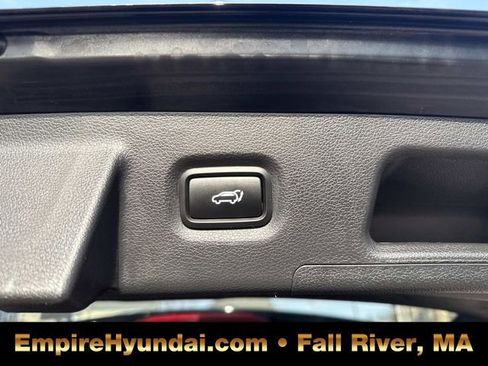 Used 2023 Hyundai Santa Fe Limited image 8