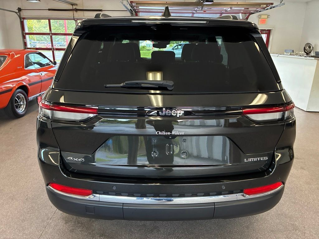 Certified 2024 Jeep Grand Cherokee Limited AWD/4WD image 16