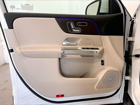 New 2026 Mercedes-Benz GLB 250 image 10