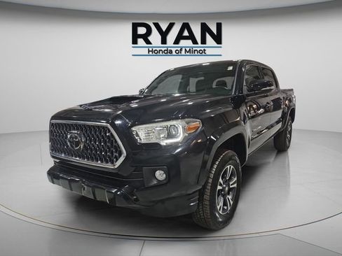 Used 2018 Toyota Tacoma TRD Sport image 6