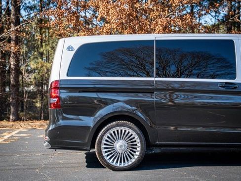 Used 2017 Mercedes-Benz Metris Passenger image 8