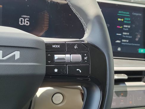 New 2026 Kia Sorento S FWD image 12