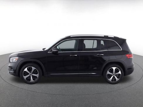 Used 2025 Mercedes-Benz GLB 250 4MATIC image 4