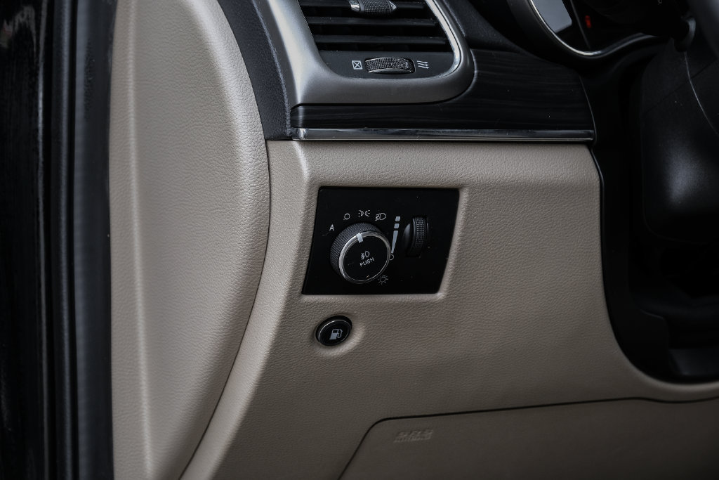 Used 2022 Jeep Grand Cherokee Limited w/ Tech Group RWD image 36