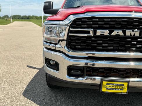 Used 2024 RAM 2500 Big Horn AWD/4WD image 4