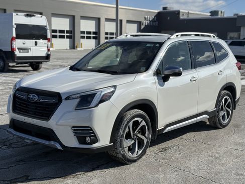 Used 2022 Subaru Forester Touring image 5