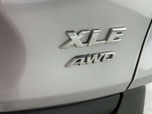 Used 2025 Toyota RAV4 XLE AWD/4WD image 11