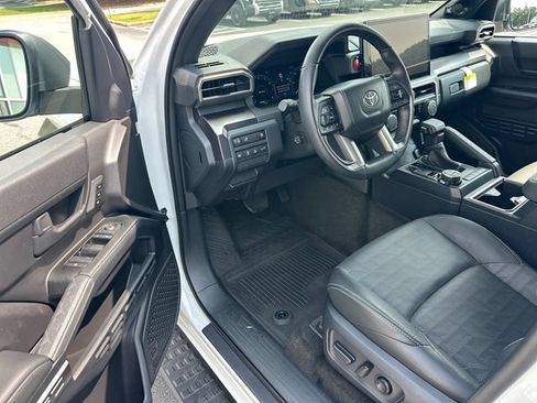 Used 2025 Toyota 4Runner TRD Off-Road Premium AWD/4WD image 11