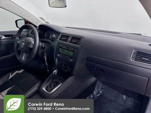 Used 2014 Volkswagen Jetta SE image 24
