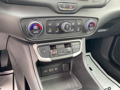 Certified 2023 GMC Terrain SLE w/ Driver Convenience Package image 12