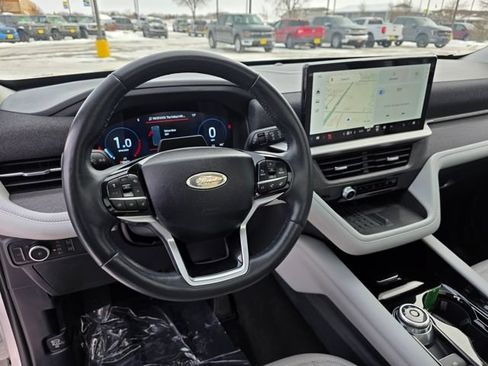 Used 2025 Ford Explorer Platinum w/ Ultimate Package AWD/4WD image 16
