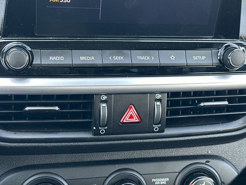 Certified 2023 Kia Forte LXS w/ LXS Technology Package image 31