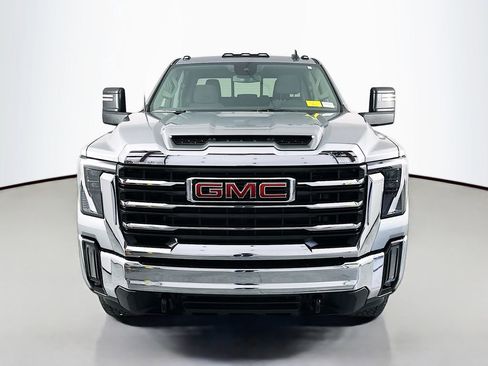Used 2025 GMC Sierra 2500 SLE w/ SLE Value Package; AWD/4WD image 2